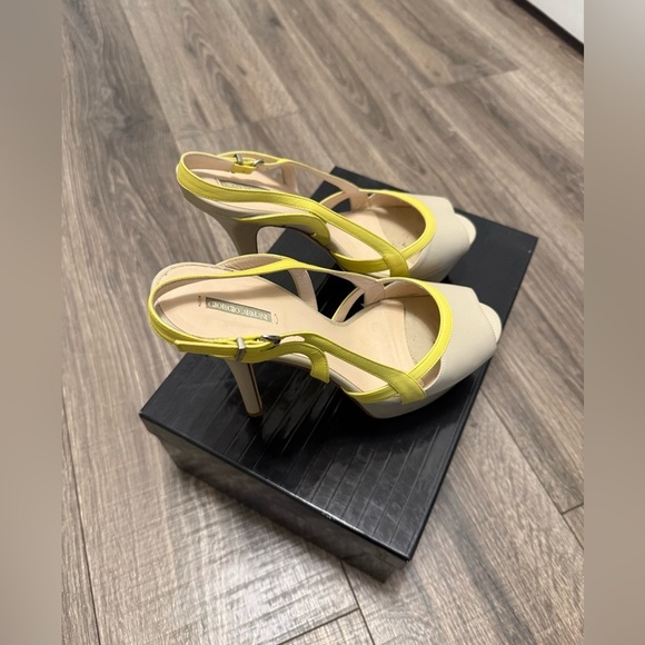 GIORGIO ARMANI $695 Beige Yellow LEATHER PLATFORM PUMPS EU 38 US 8 MADE IN ITALY - Picture 3 of 9
